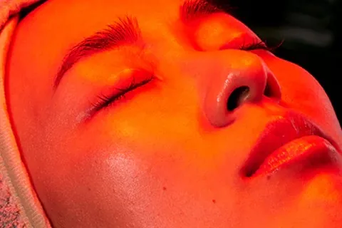 LED-Lichttherapie im TEO Studio
